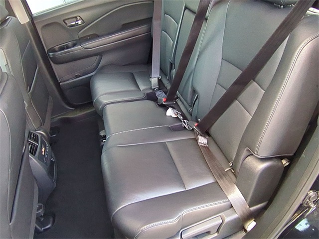 used 2022 Honda Pilot car, priced at $32,811