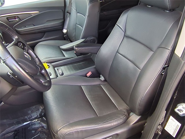 used 2022 Honda Pilot car, priced at $32,811
