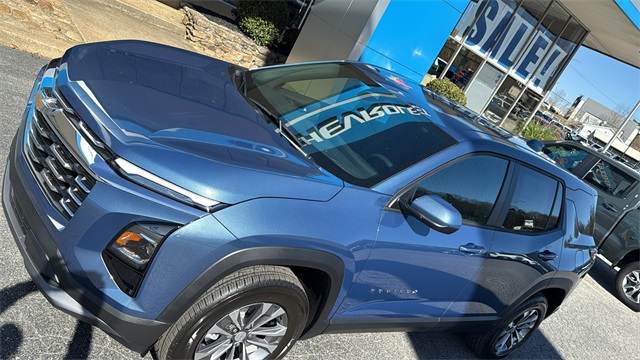 new 2026 Chevrolet Equinox car, priced at $30,820