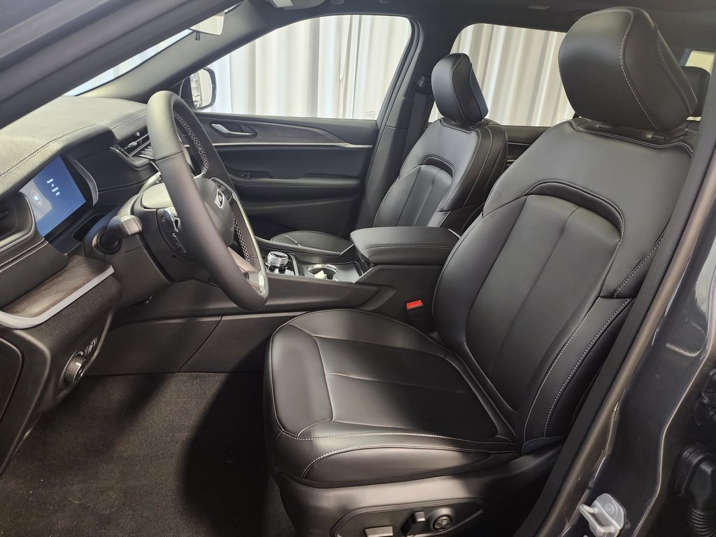 new 2025 Jeep Grand Cherokee L car, priced at $50,762