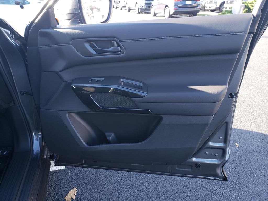 new 2025 Nissan Pathfinder car, priced at $36,408