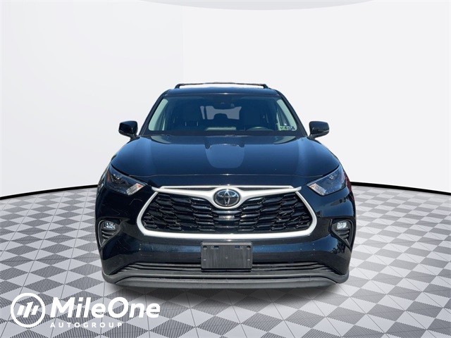 used 2022 Toyota Highlander car, priced at $29,911