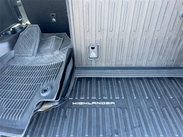 used 2022 Toyota Highlander car, priced at $29,911