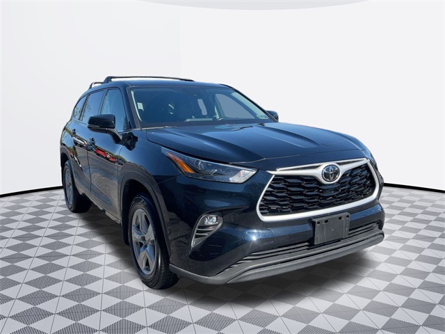used 2022 Toyota Highlander car, priced at $29,911