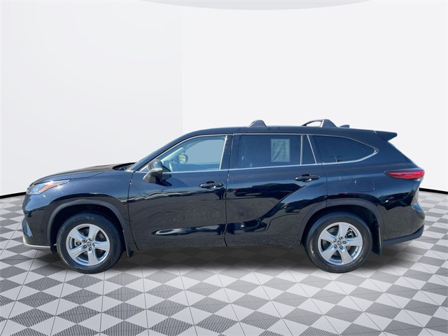 used 2022 Toyota Highlander car, priced at $29,911