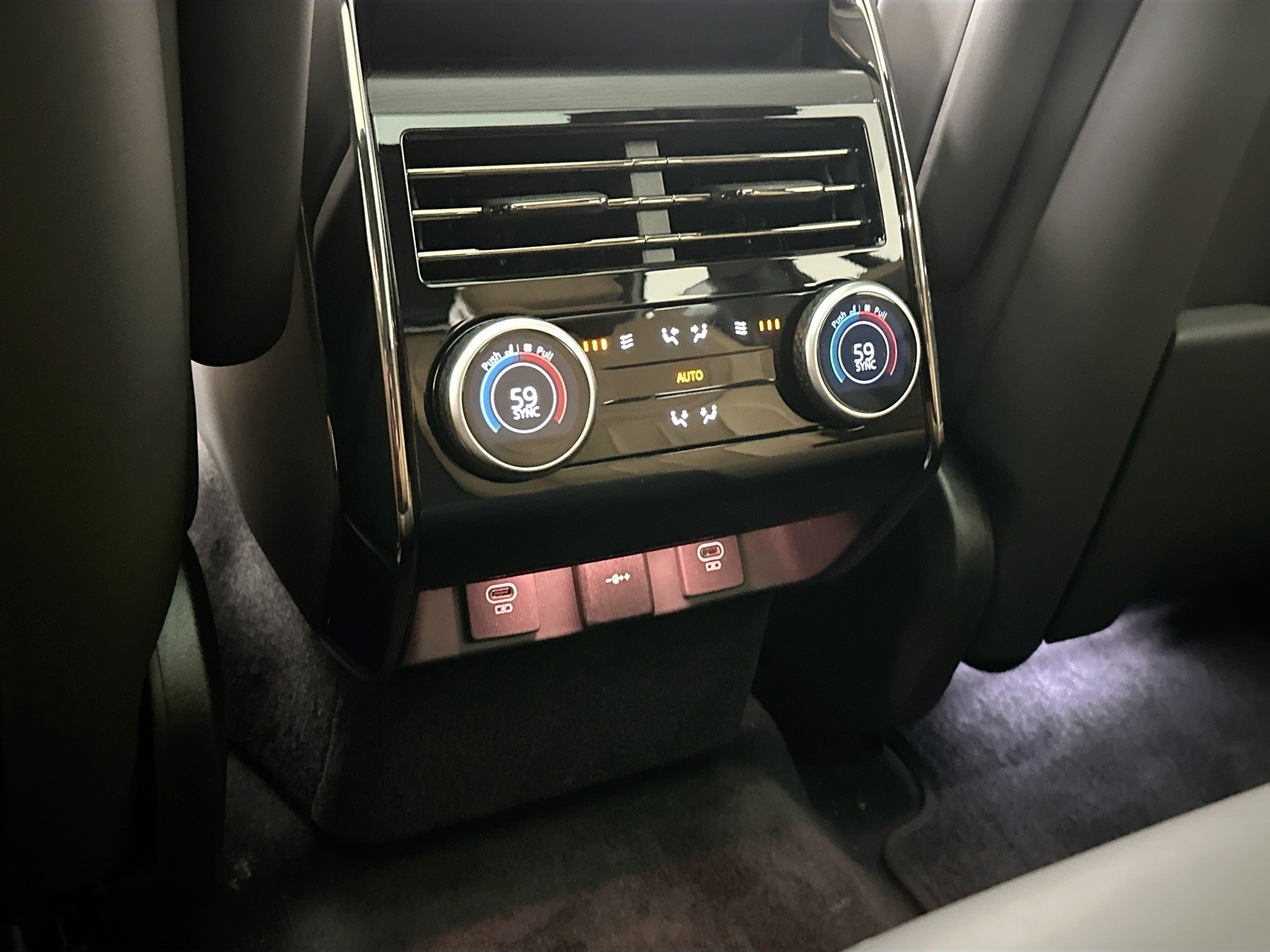 new 2025 Land Rover Range Rover Sport car, priced at $101,140