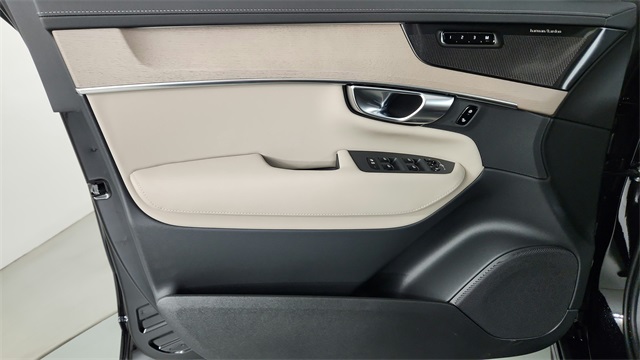 new 2026 Volvo XC90 Plug-In Hybrid car, priced at $81,875