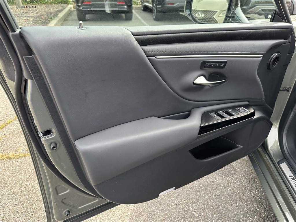used 2025 Lexus ES car, priced at $45,495
