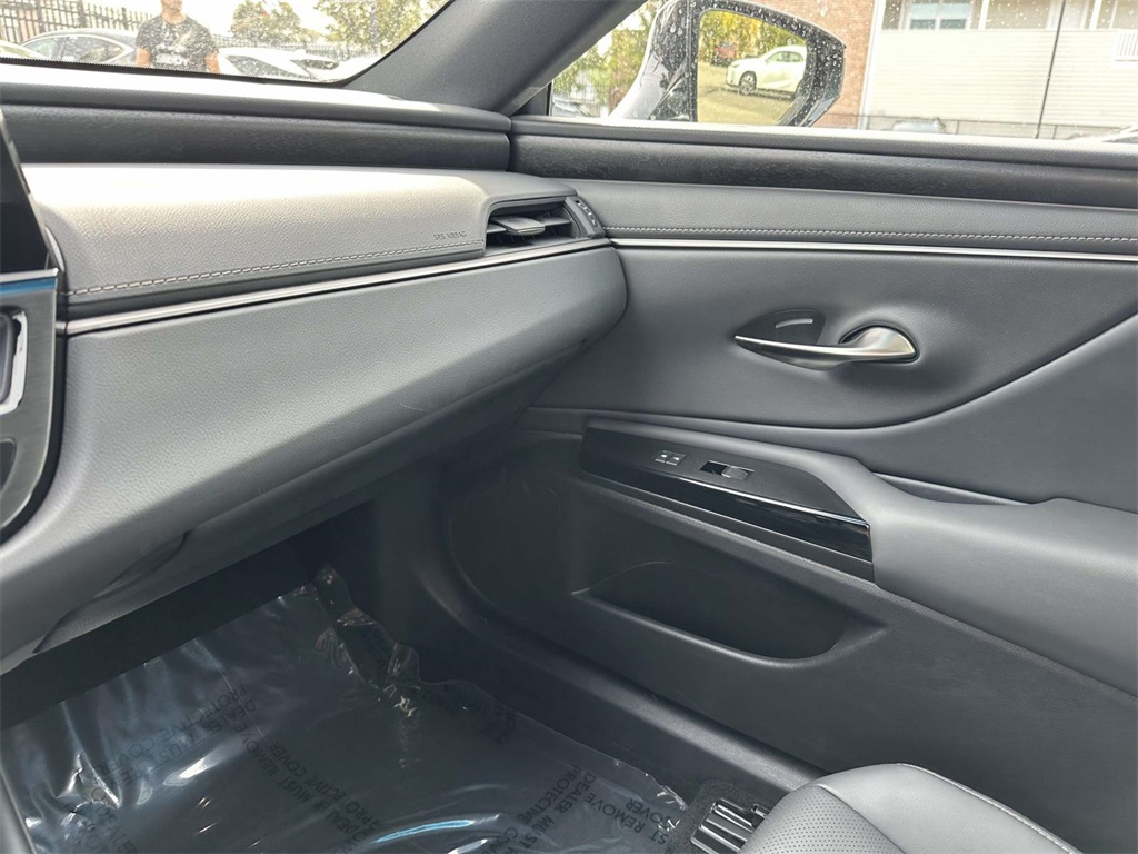 used 2025 Lexus ES car, priced at $45,495