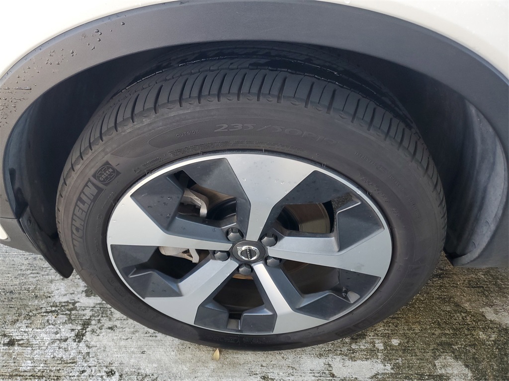 used 2025 Volvo XC40 car, priced at $30,995