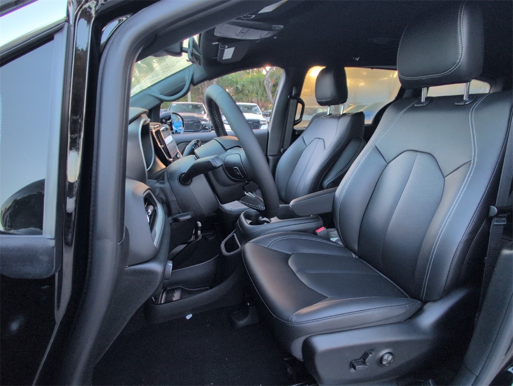 new 2026 Chrysler Voyager car