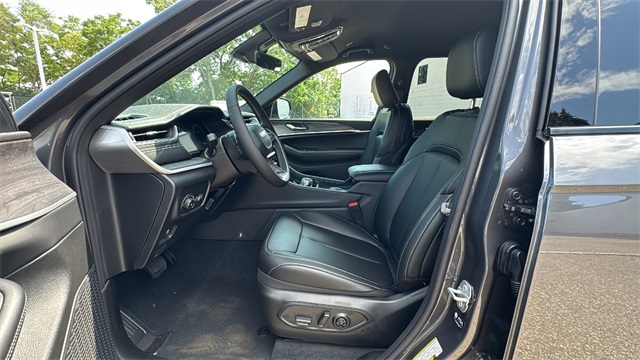 new 2025 Jeep Grand Cherokee car, priced at $47,453