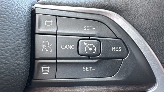 new 2025 Jeep Grand Cherokee car, priced at $47,453