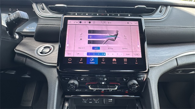 new 2025 Jeep Grand Cherokee car, priced at $47,453