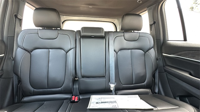 new 2025 Jeep Grand Cherokee car, priced at $47,453
