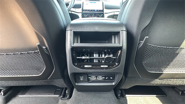 new 2025 Jeep Grand Cherokee car, priced at $47,453