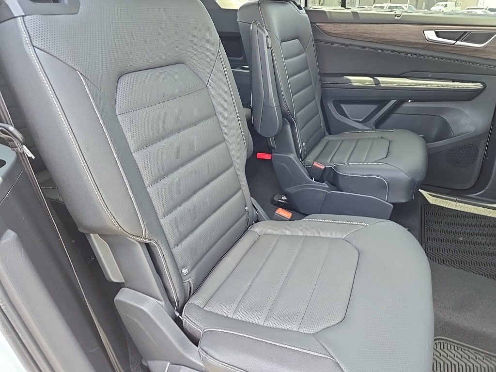 new 2025 Volkswagen Atlas car, priced at $45,691