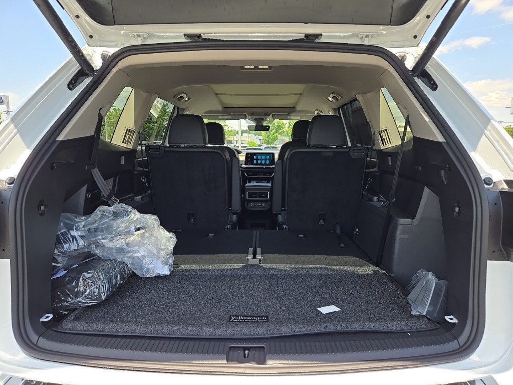 new 2025 Volkswagen Atlas car, priced at $45,691