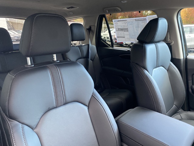 new 2025 Honda Pilot car, priced at $43,807