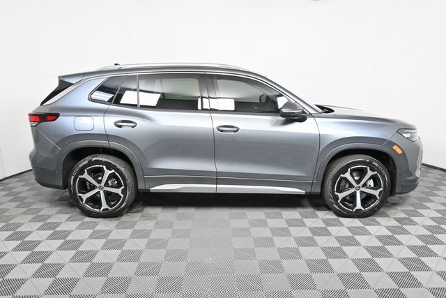 new 2026 Volkswagen Tiguan car, priced at $39,951