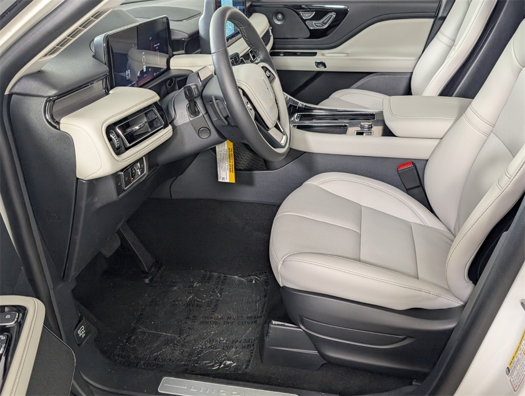 new 2025 Lincoln Aviator car, priced at $62,246