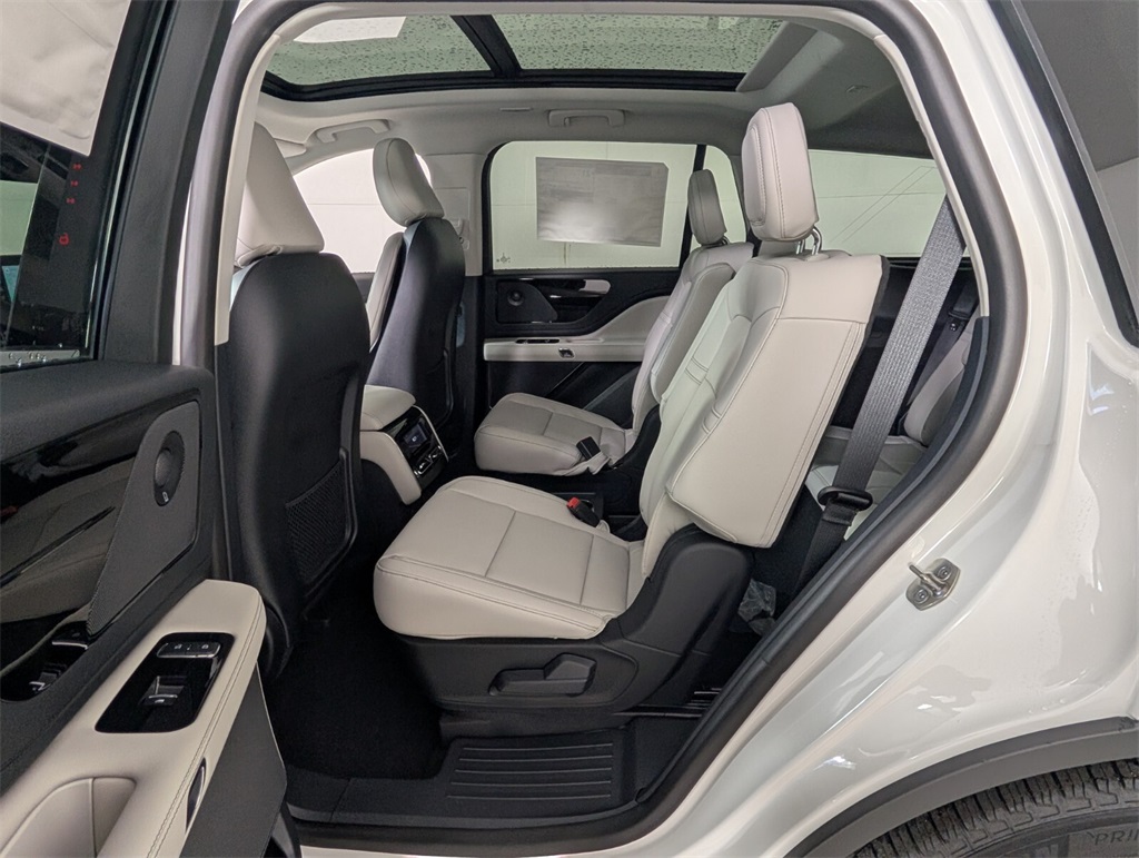 new 2025 Lincoln Aviator car, priced at $62,246