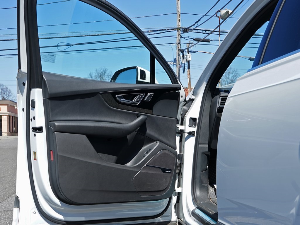 used 2019 Audi Q7 car, priced at $20,095