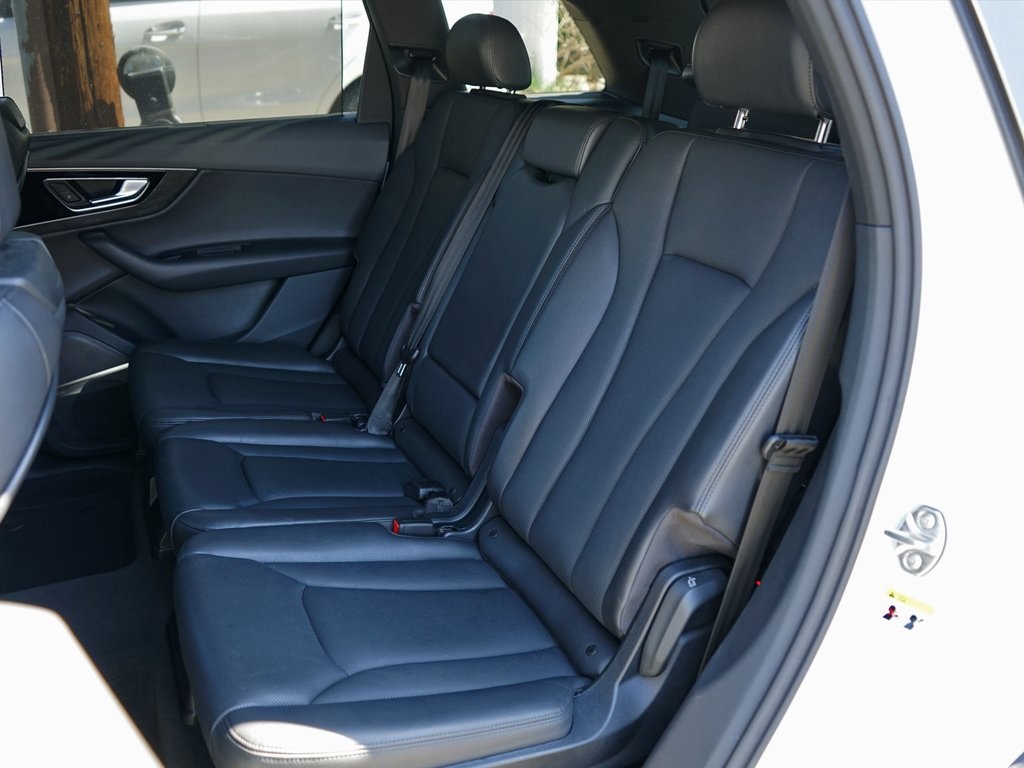 used 2019 Audi Q7 car, priced at $20,095