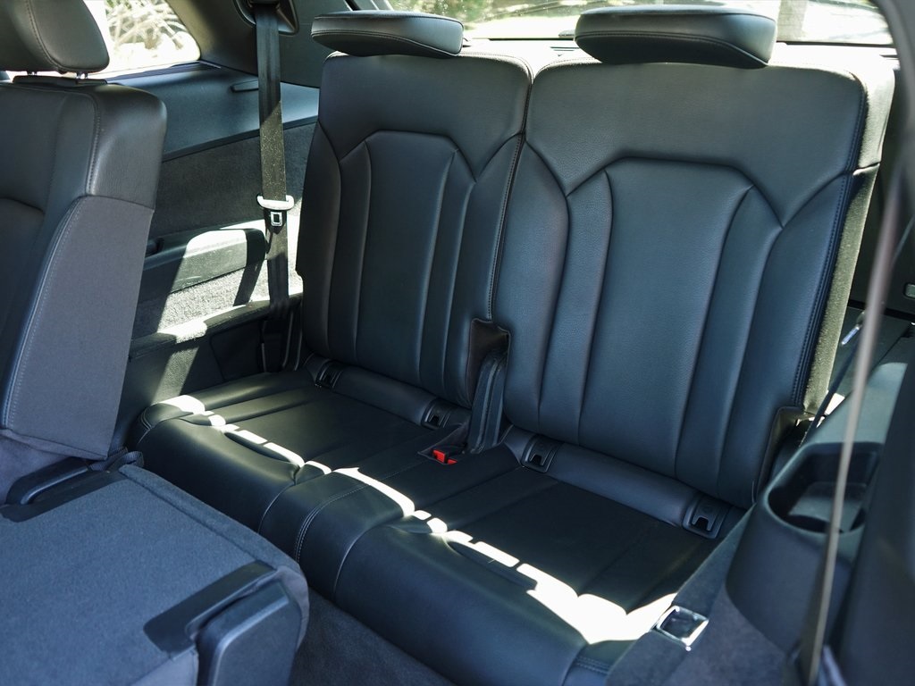 used 2019 Audi Q7 car, priced at $20,095