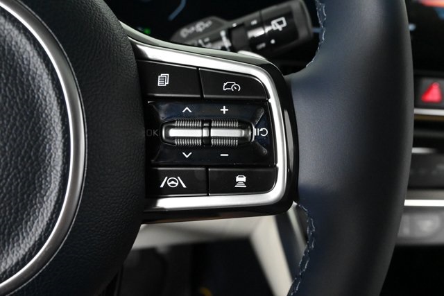 new 2025 Kia Carnival Hybrid car, priced at $52,002
