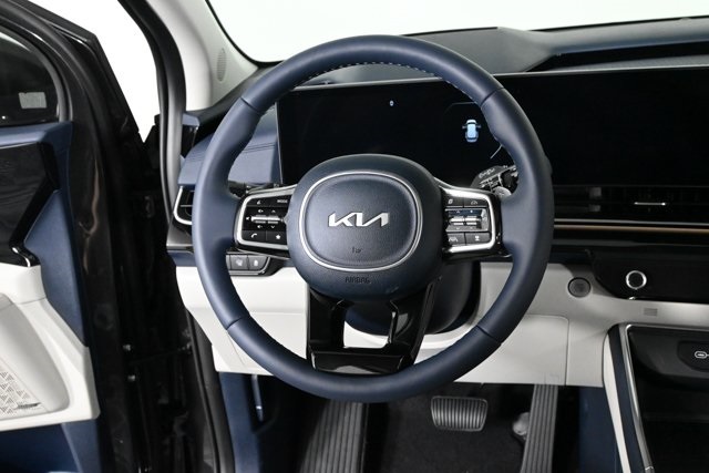 new 2025 Kia Carnival Hybrid car, priced at $52,002