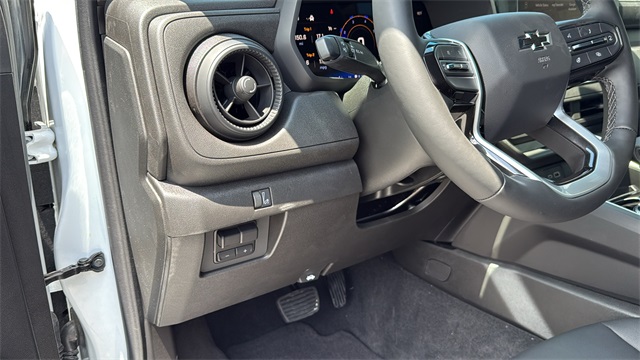 new 2025 Chevrolet Colorado car, priced at $44,990