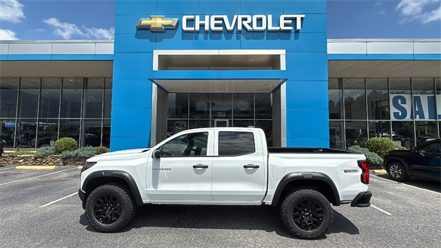 new 2025 Chevrolet Colorado car, priced at $44,990