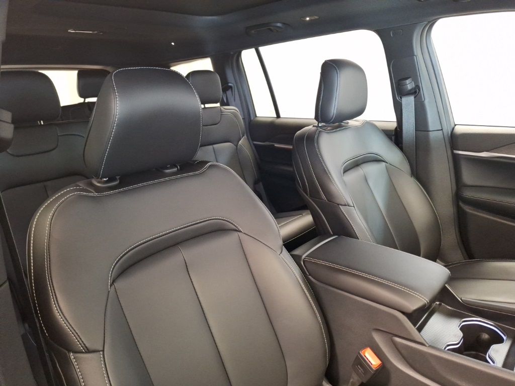 new 2025 Jeep Grand Cherokee L car, priced at $54,505