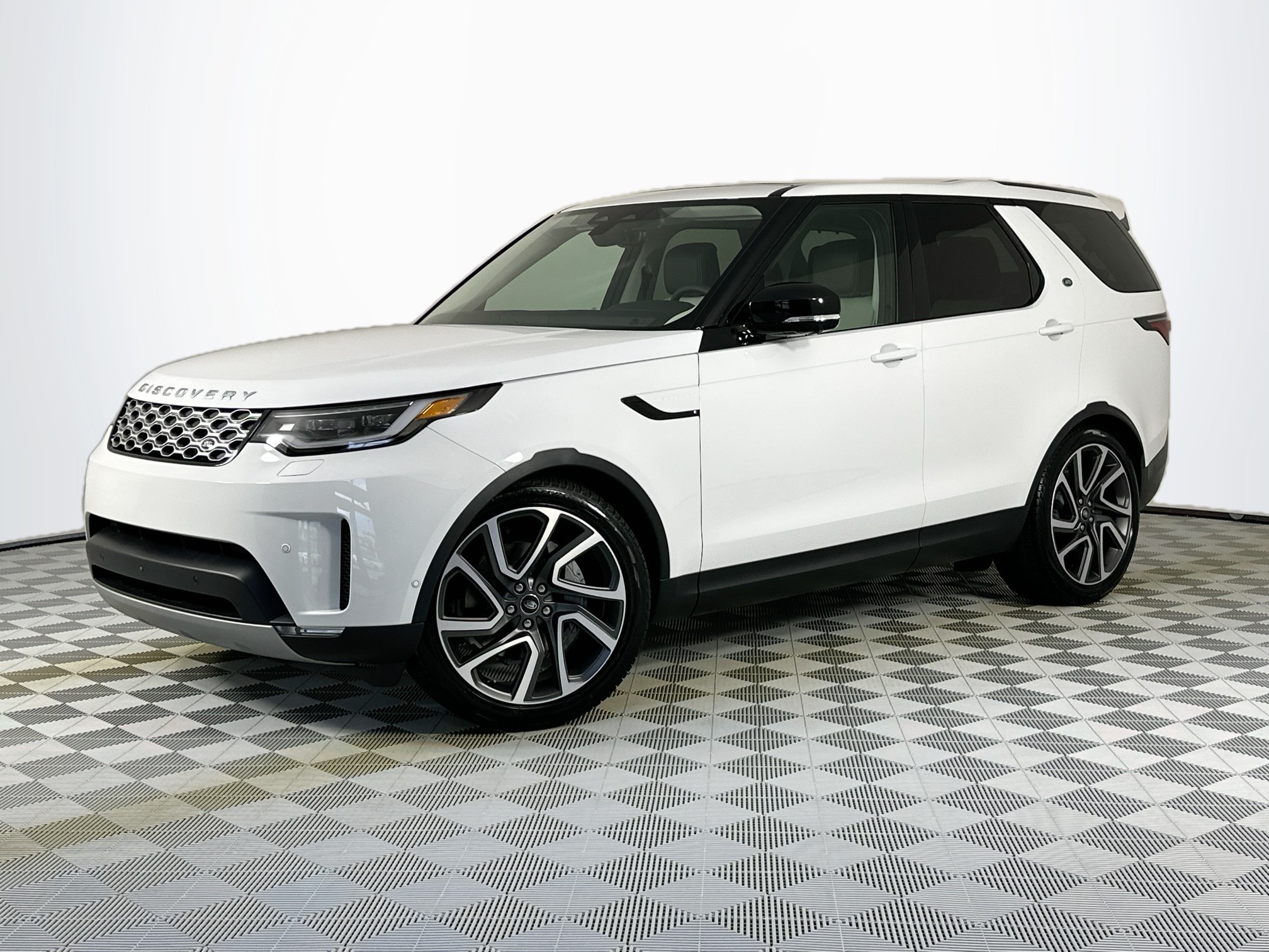 new 2025 Land Rover Discovery car, priced at $65,953