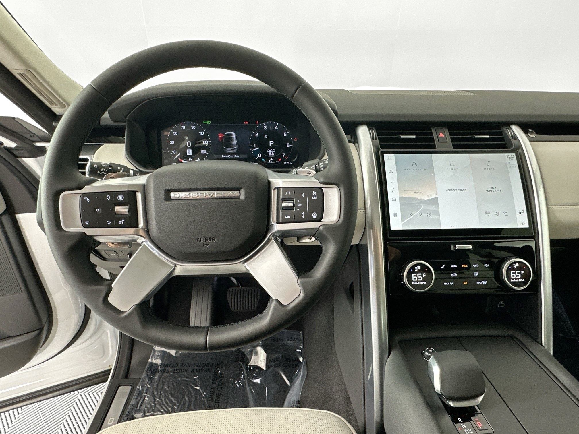 new 2025 Land Rover Discovery car, priced at $65,953