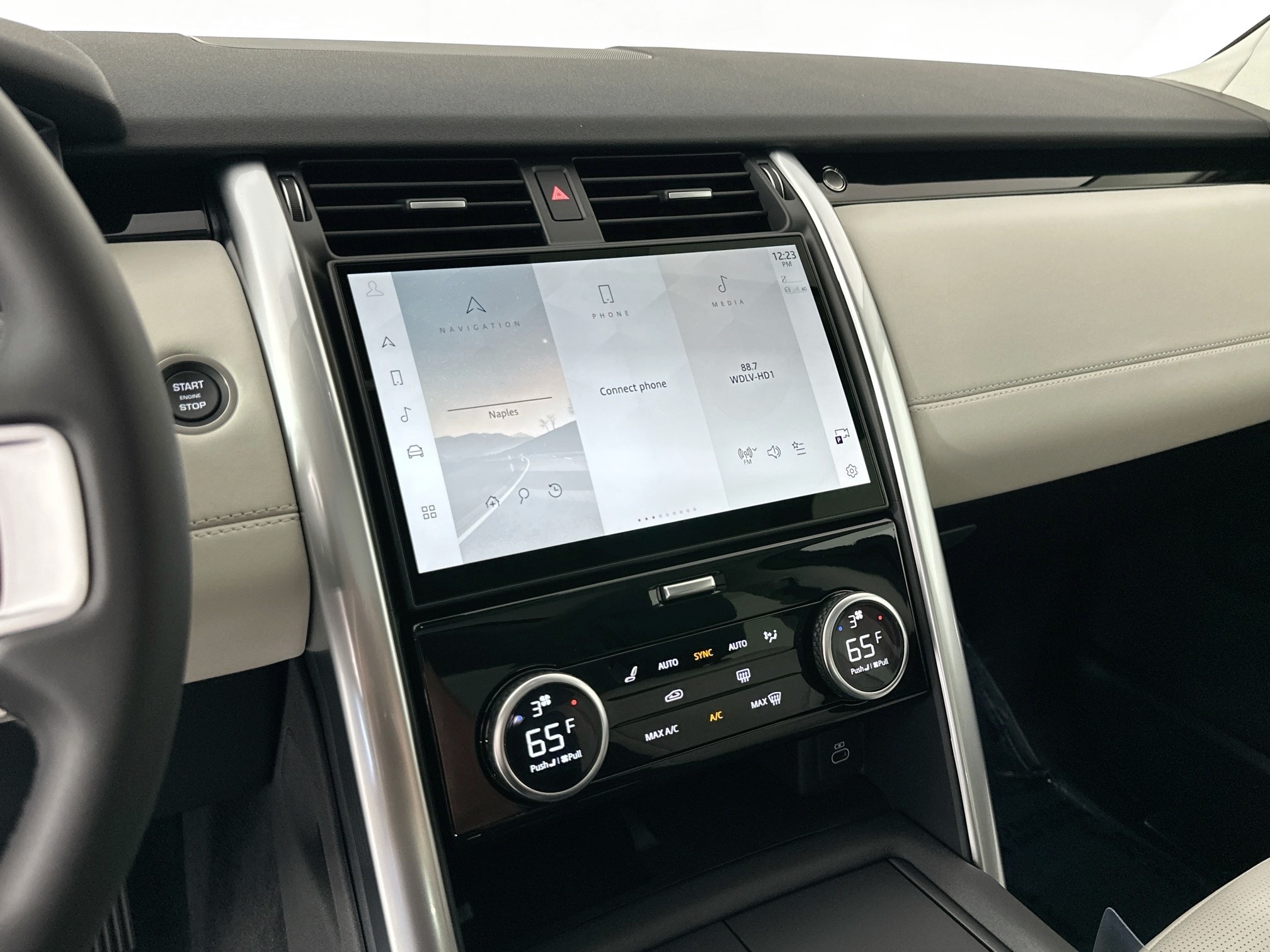 new 2025 Land Rover Discovery car, priced at $65,953