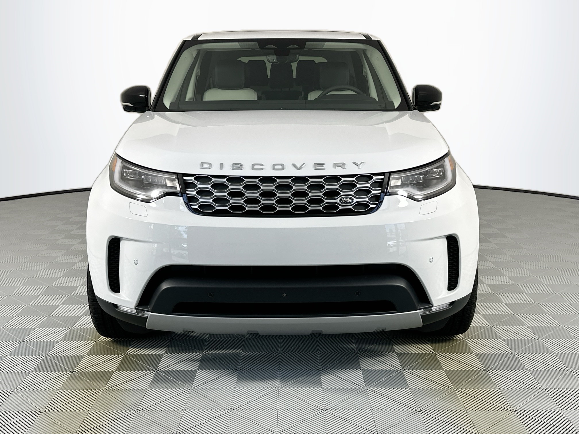 new 2025 Land Rover Discovery car, priced at $65,953