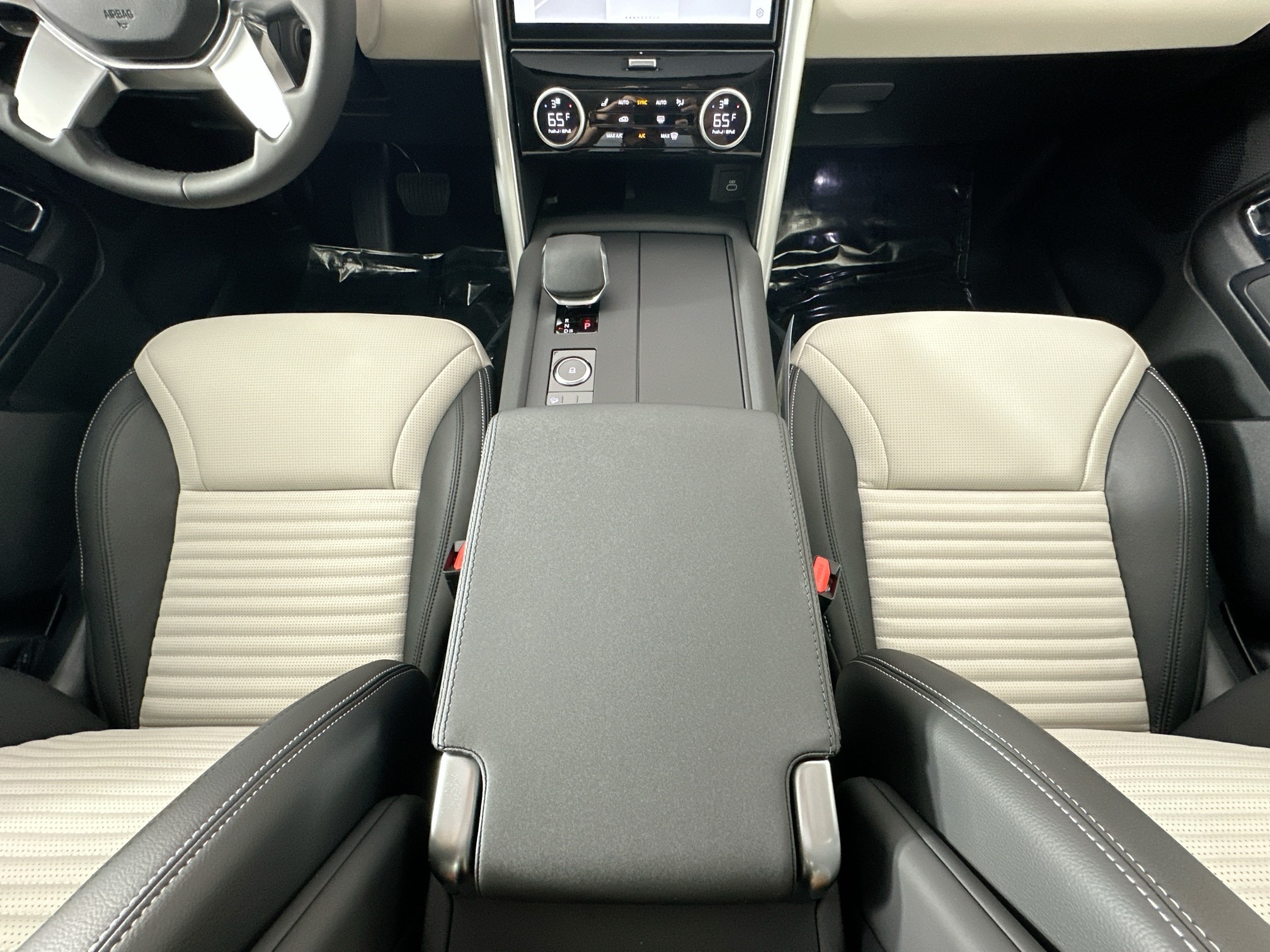 new 2025 Land Rover Discovery car, priced at $65,953