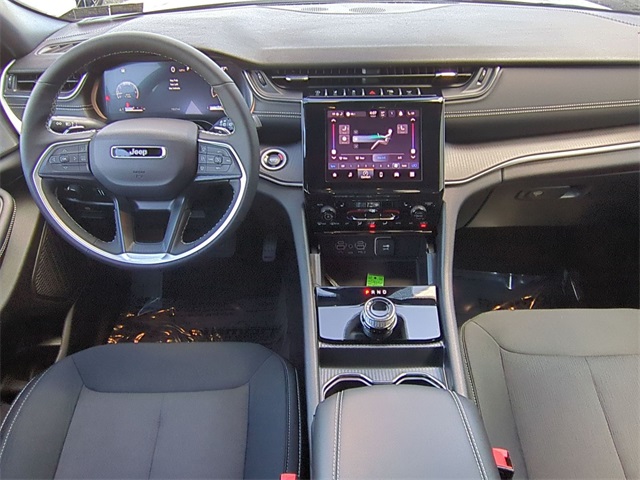 used 2025 Jeep Grand Cherokee car, priced at $37,911
