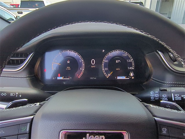 used 2025 Jeep Grand Cherokee car, priced at $37,911
