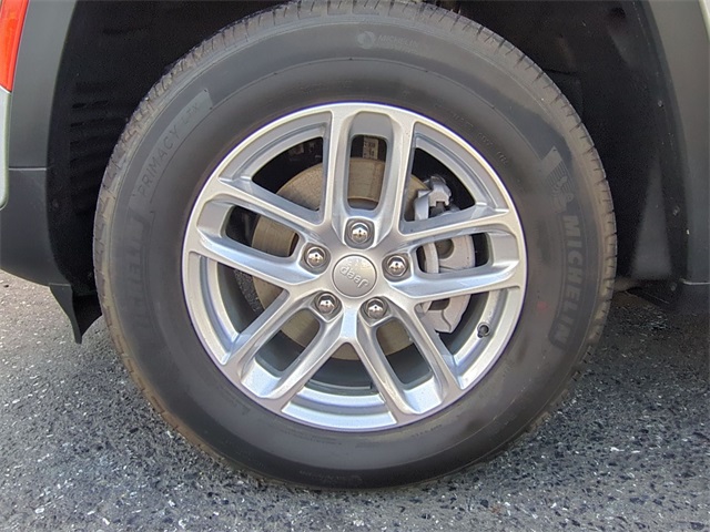 used 2025 Jeep Grand Cherokee car, priced at $37,911