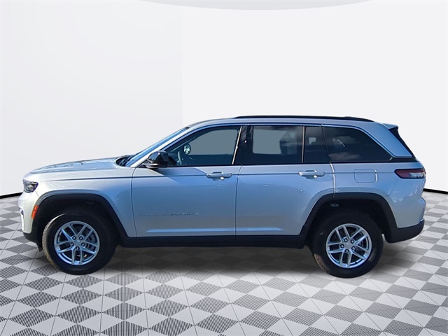 used 2025 Jeep Grand Cherokee car, priced at $37,911