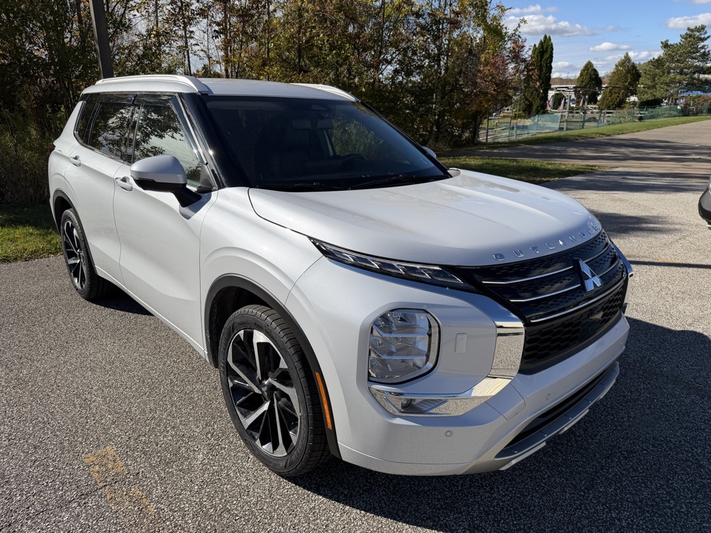 used 2023 Mitsubishi Outlander car, priced at $28,903