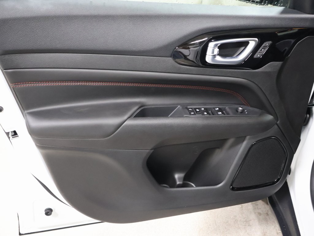 new 2025 Jeep Compass car, priced at $32,888