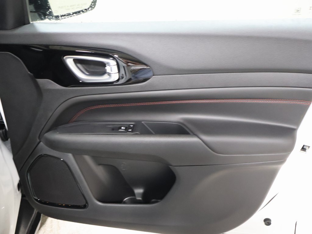 new 2025 Jeep Compass car, priced at $32,888