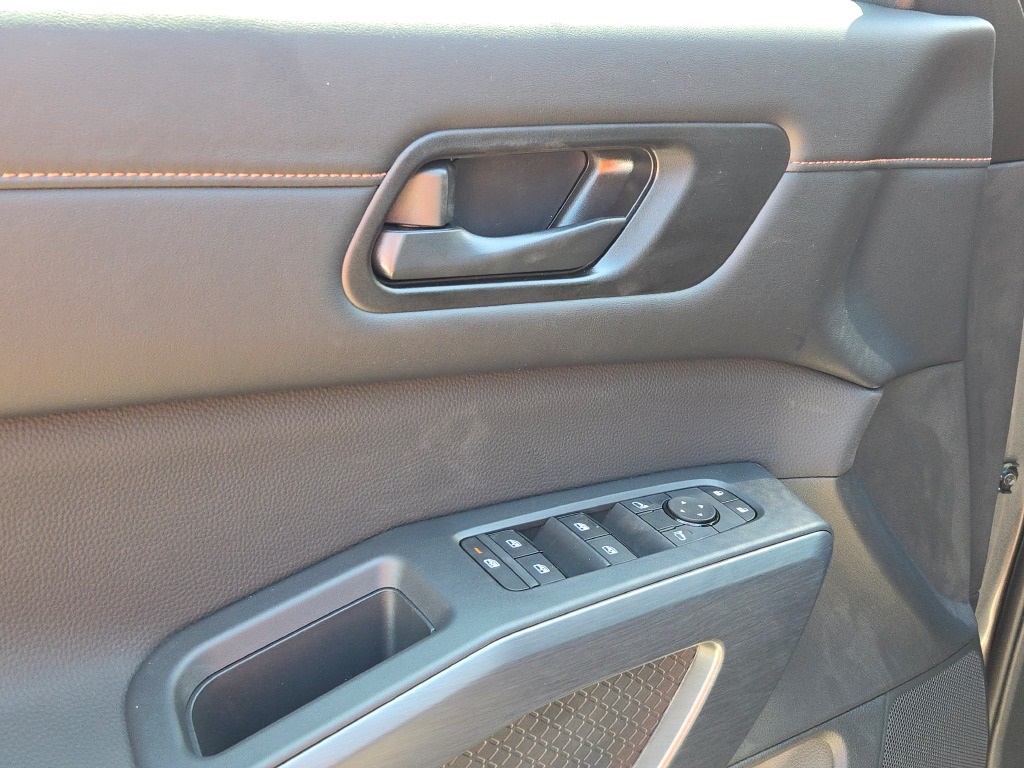 new 2025 Nissan Pathfinder car, priced at $46,595
