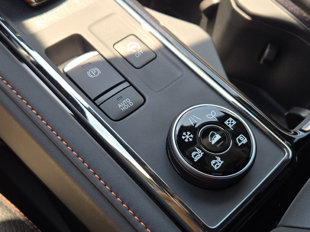 new 2025 Nissan Pathfinder car, priced at $46,595