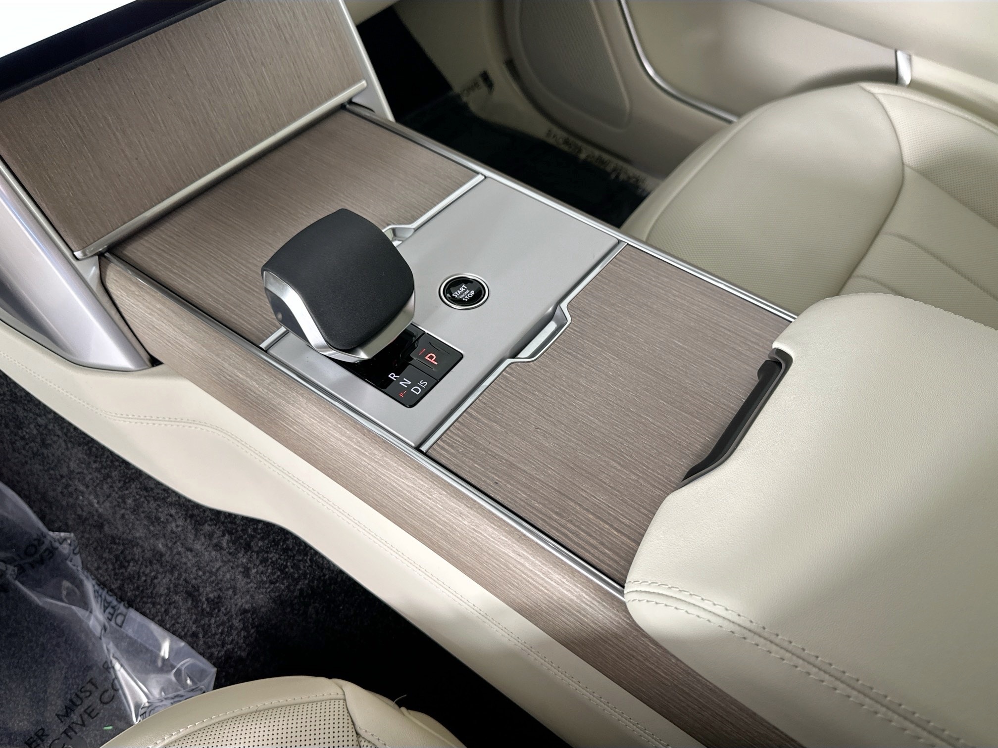 new 2025 Land Rover Range Rover car, priced at $128,180
