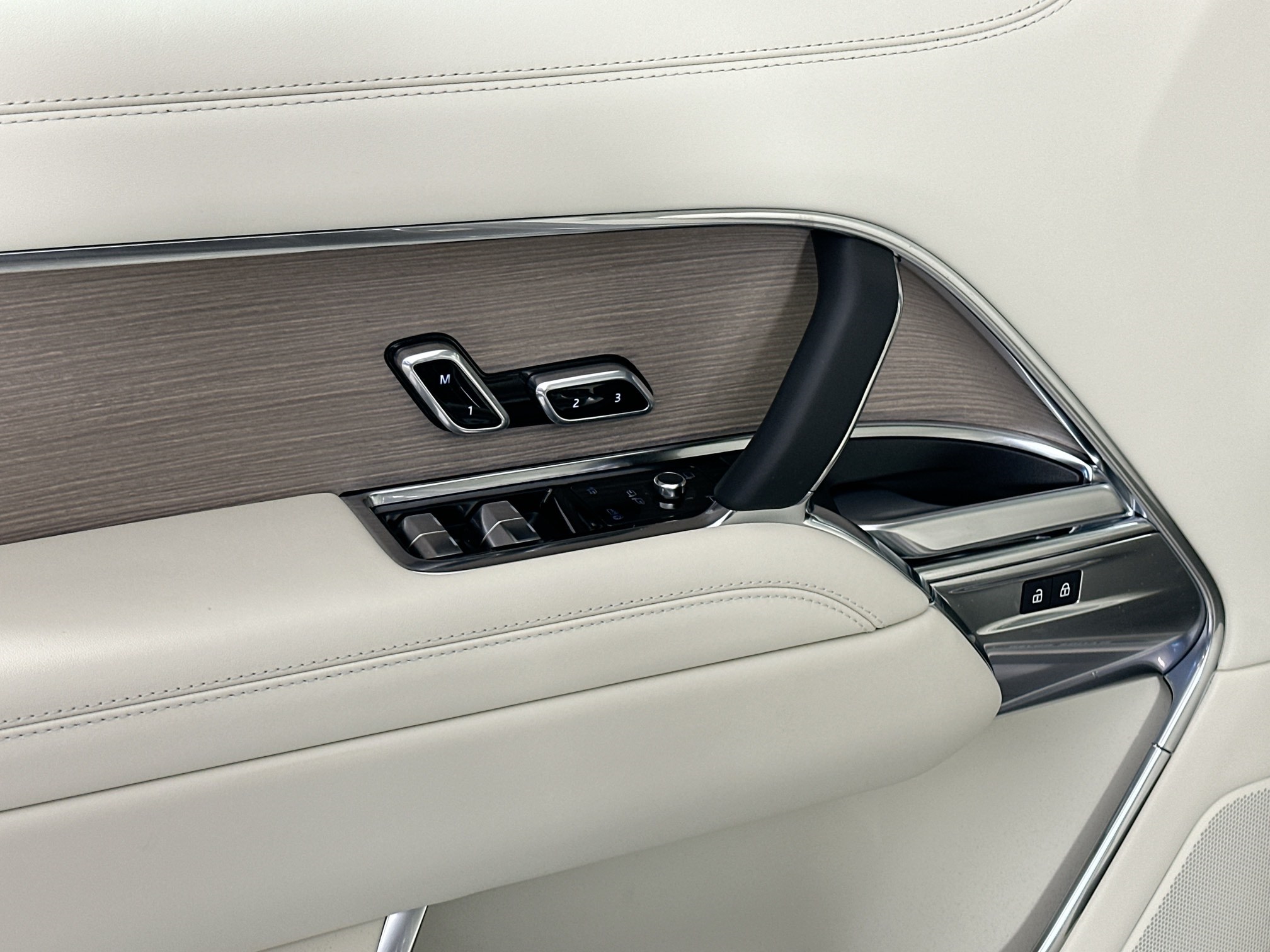 new 2025 Land Rover Range Rover car, priced at $128,180